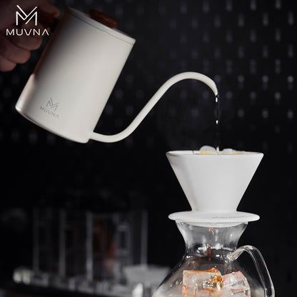 إبريق MUVNA – أبيض مطفي