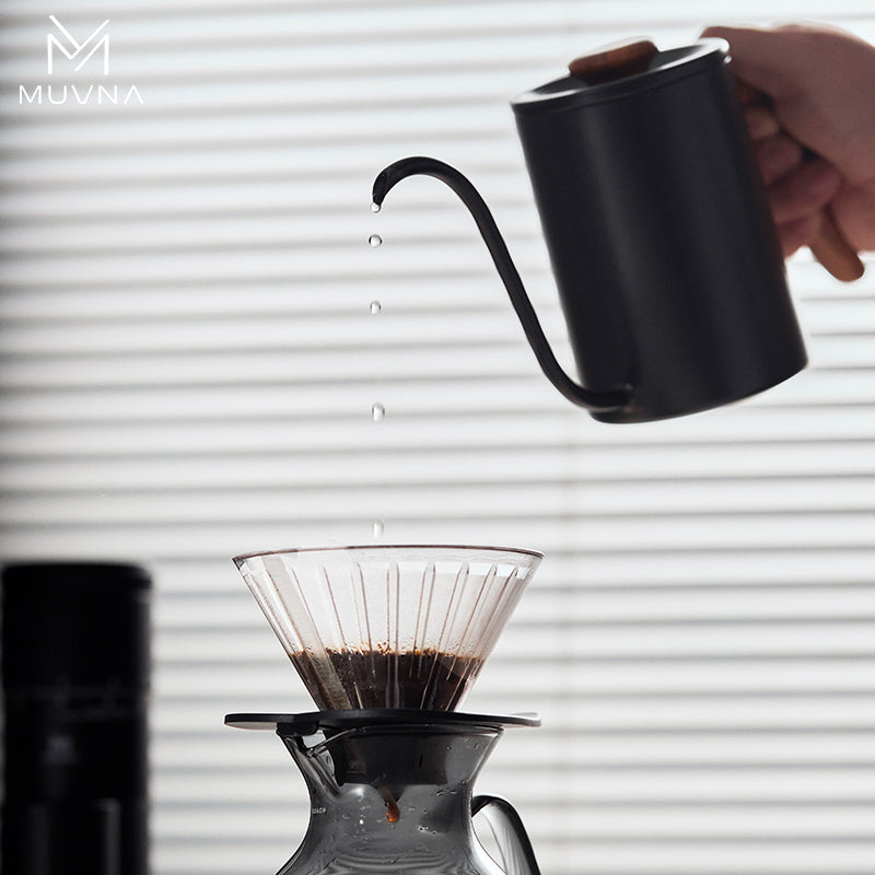 إبريق MUVNA – أسود مطفي