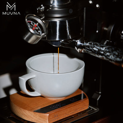 ميزان MUVNA الخشبي – تصميم فخم بتفاصيل استثنائية